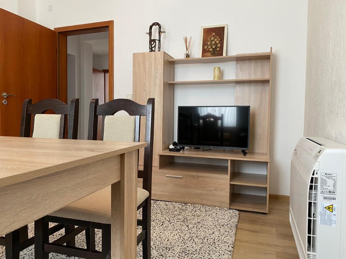 Кирил и методи 41 Берковица Экстерьер фото